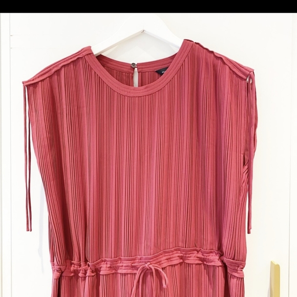 BNWT Club Monaco Pleated Viga Romper in Rose - Picture 4 of 6